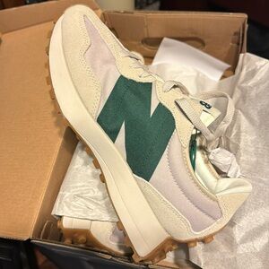 New Balance Women's Sneakers in Green and Cream